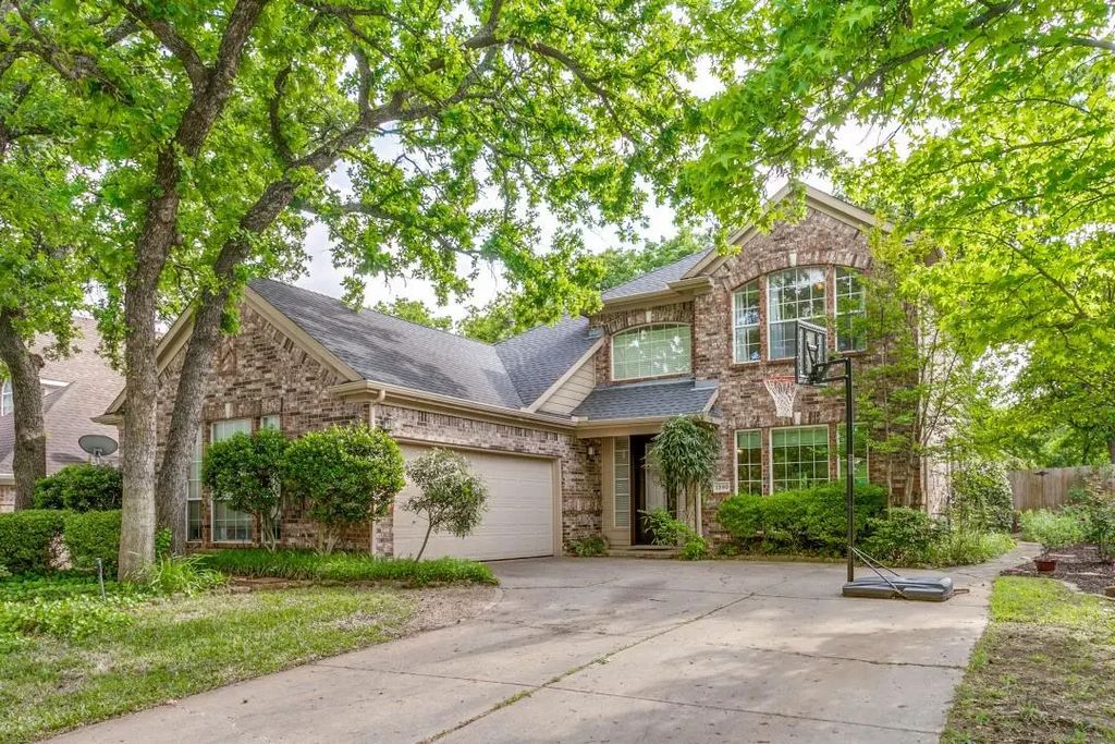 1390 Forest Creek Drive, Lewisville