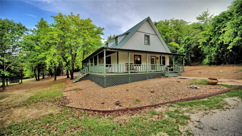 186 County Road 429, Muenster