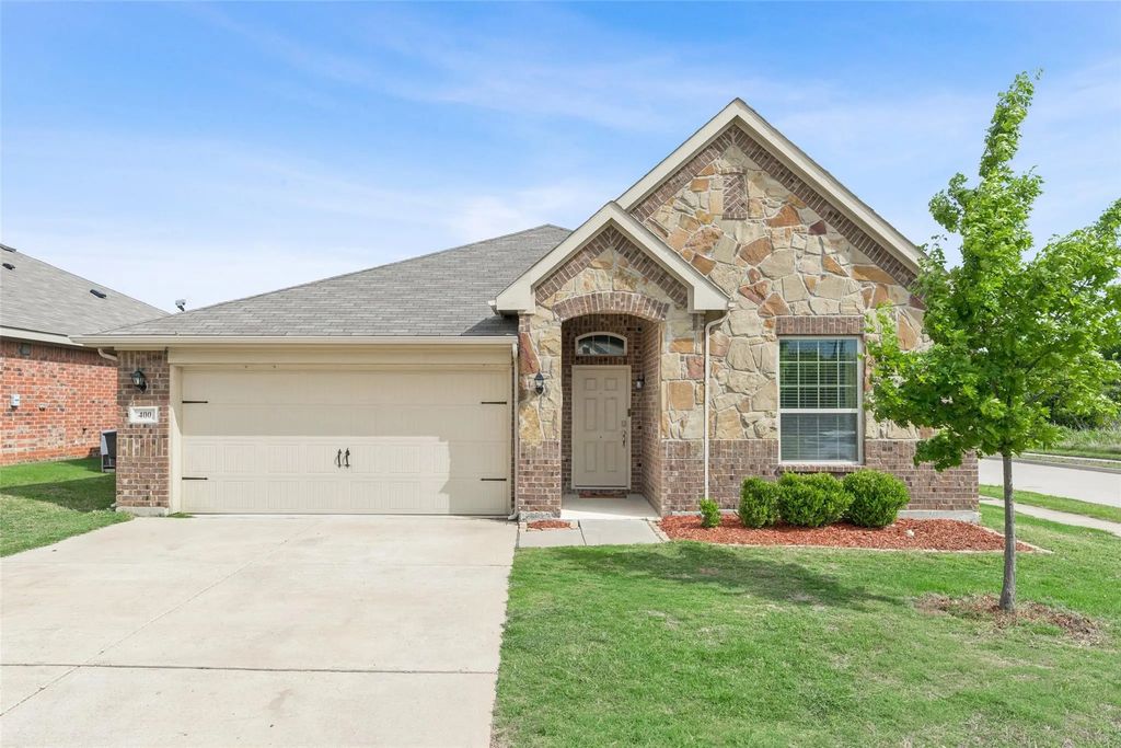400 Sandhurst Drive, Fort Worth