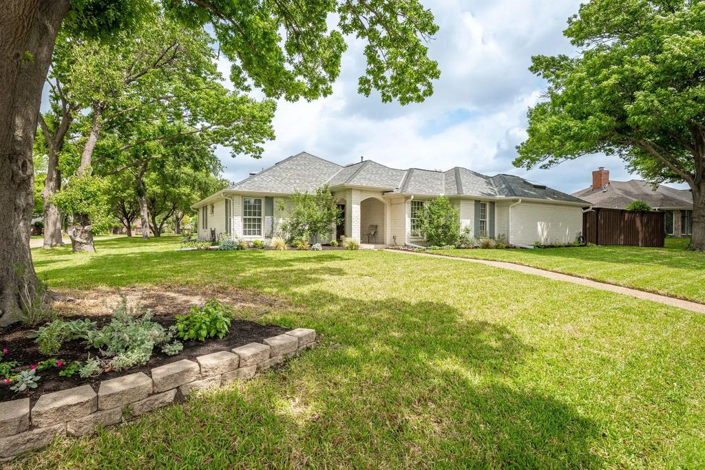 3809 Kelly Boulevard, Carrollton