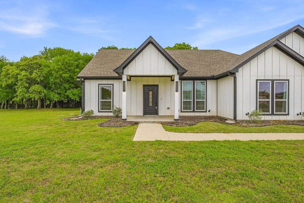 6106 Moose Drive, Granbury