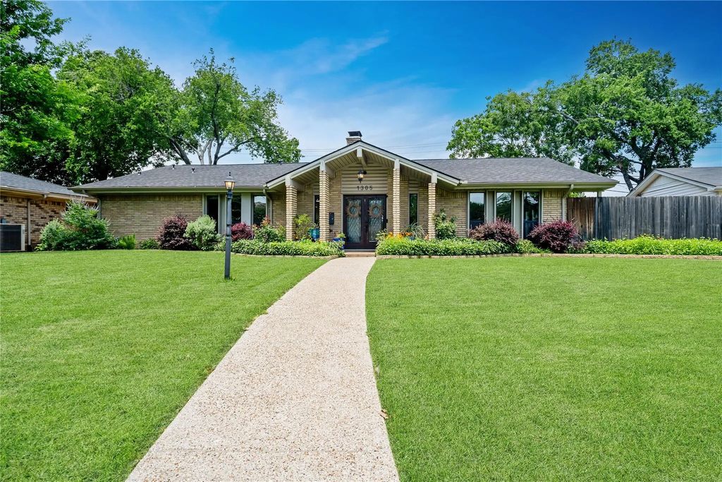 1305 Savannah Drive, Irving