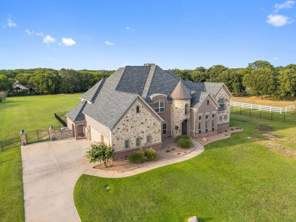 1311 Appaloosa Circle, Bartonville