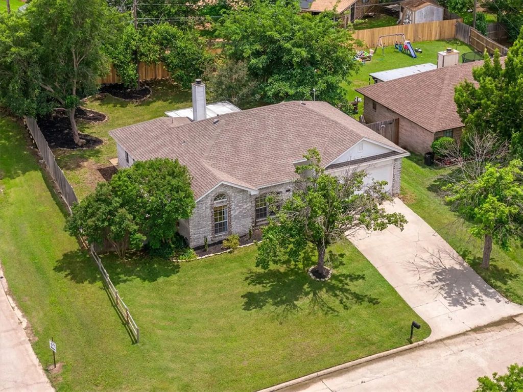 211 Arthur Drive, Kennedale
