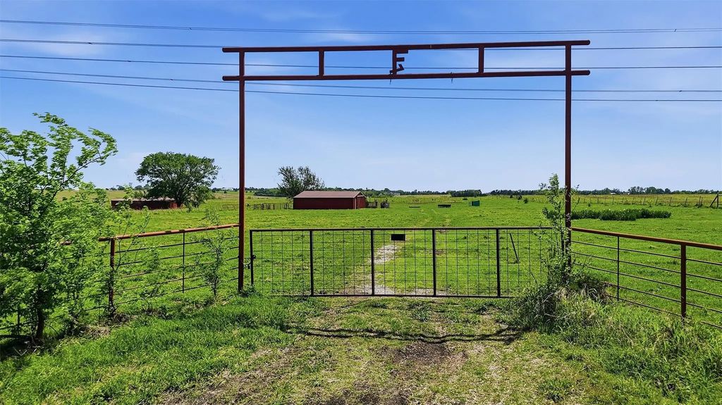 562 Lazy S Ranch Road, Gunter