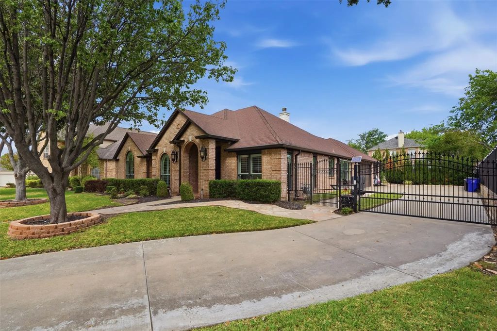 717 Saint Johns Drive, Mansfield