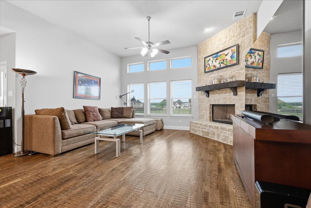 1053 Hickory Lane, Howe