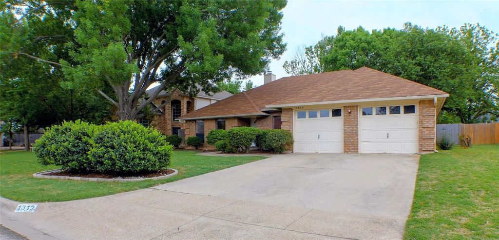 1312 Concho Drive, Benbrook