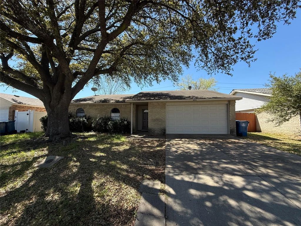 5816 Maple Lane, Rowlett