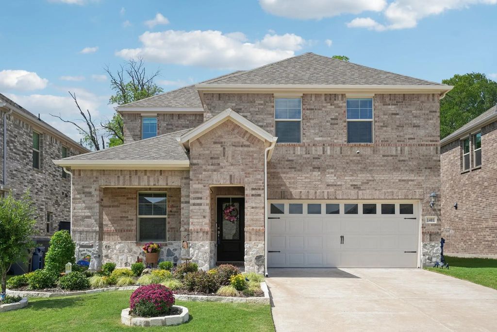 1401 Birchwood, Melissa