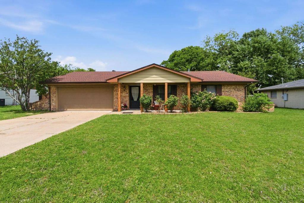 807 Keller Avenue, Benbrook