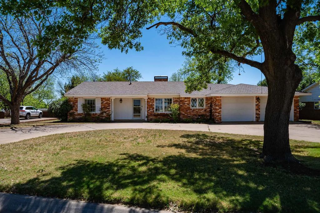 1902 Country Club Drive, Sweetwater