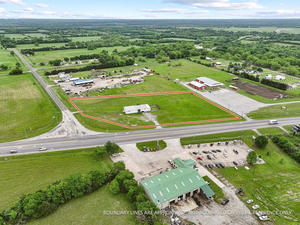 3301 S State Highway 121, Bonham