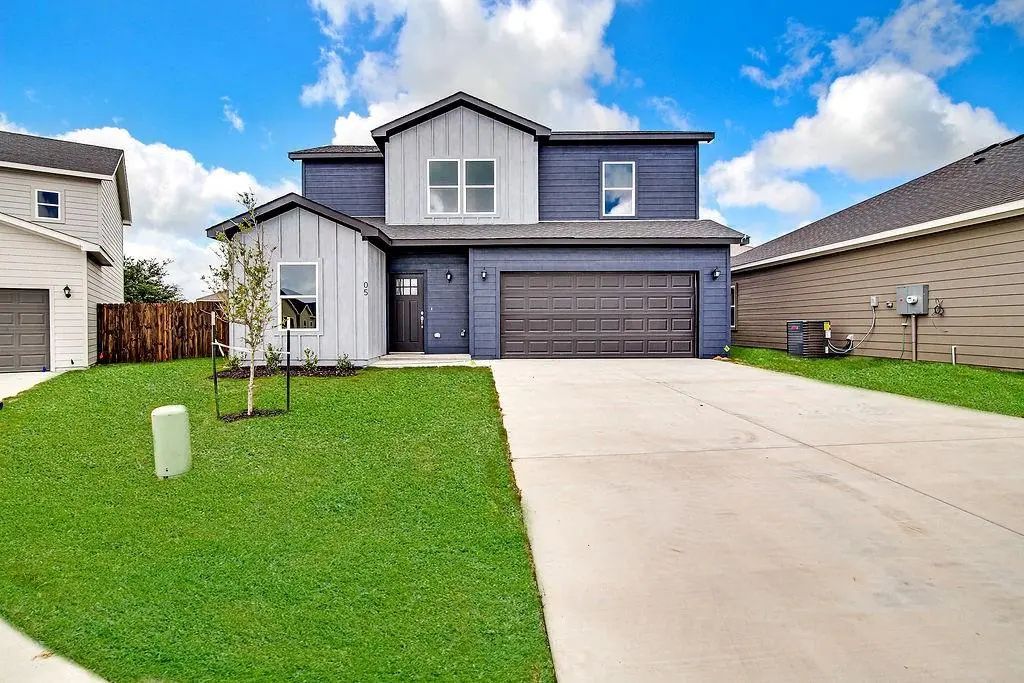205 Lead Creek Drive, Fort Worth