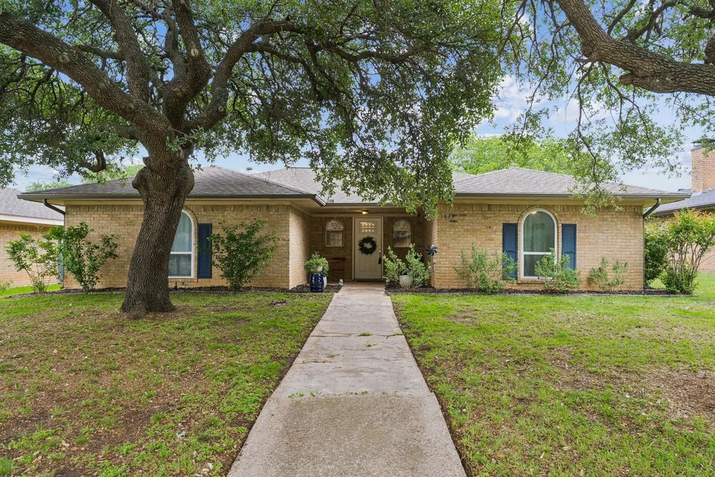 1673 Chisolm Trail, Lewisville