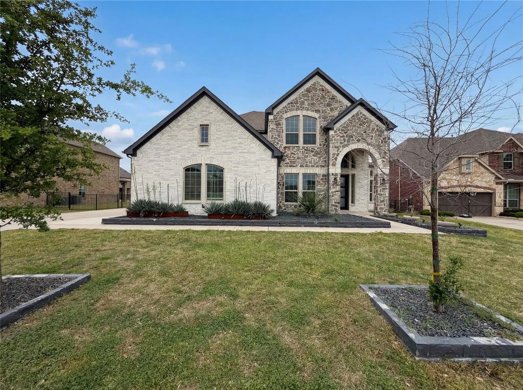 2357 Ambassador Court, Heath