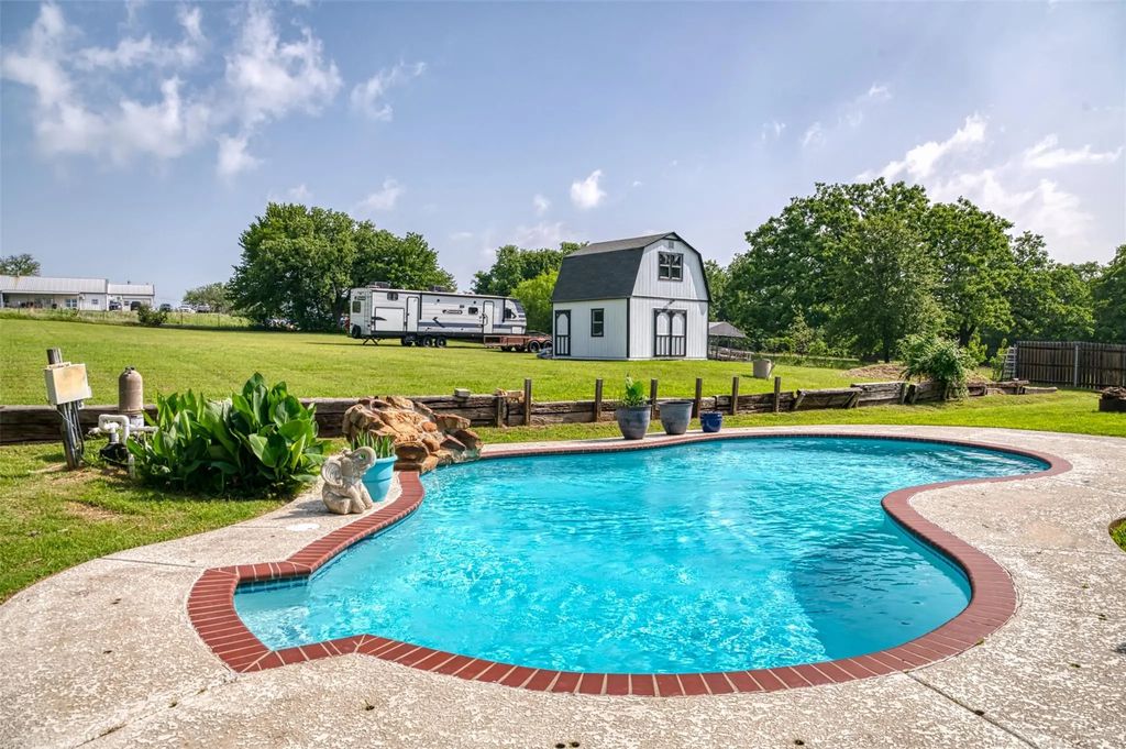 2268 Tanglewood Street, Weatherford