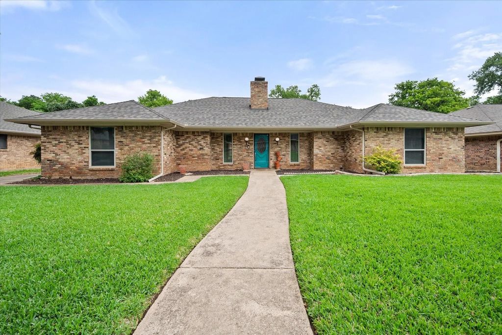 4103 Three Oaks Drive, Arlington