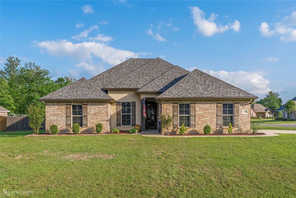 1300 Elk Creek, Haughton