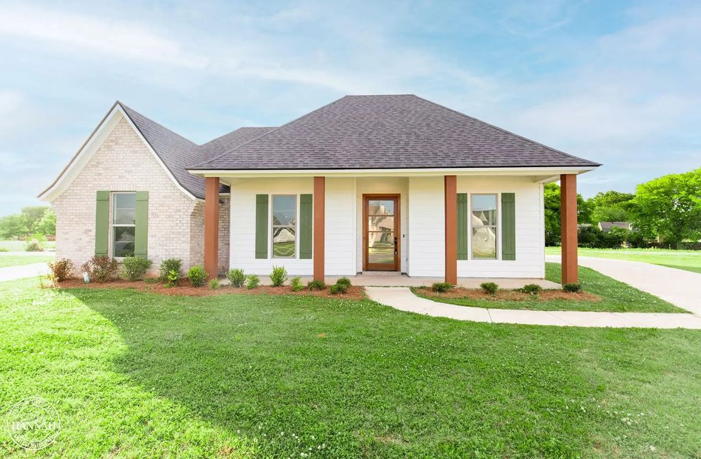 321 Newport Lane, Benton