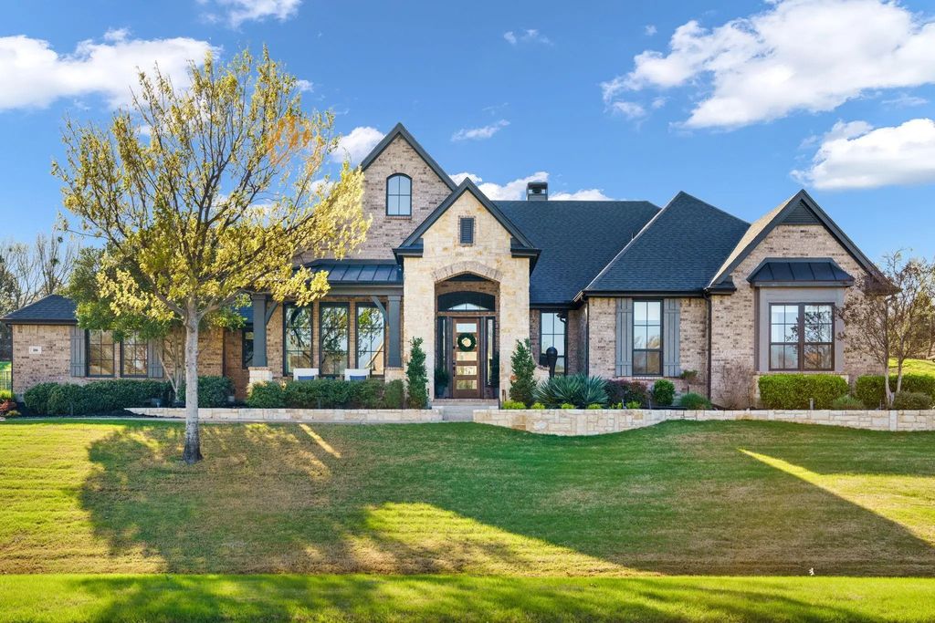 106 W Carruth Lane, Double Oak