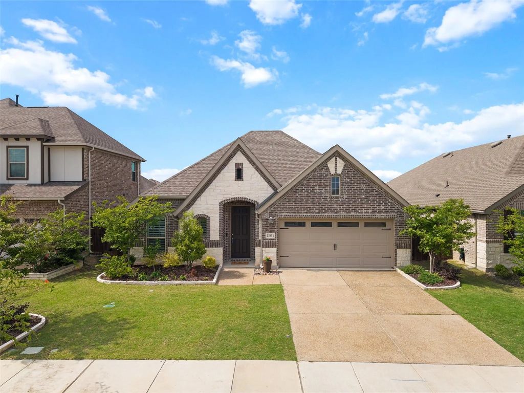 2313 Chapel Cross Lane, Wylie