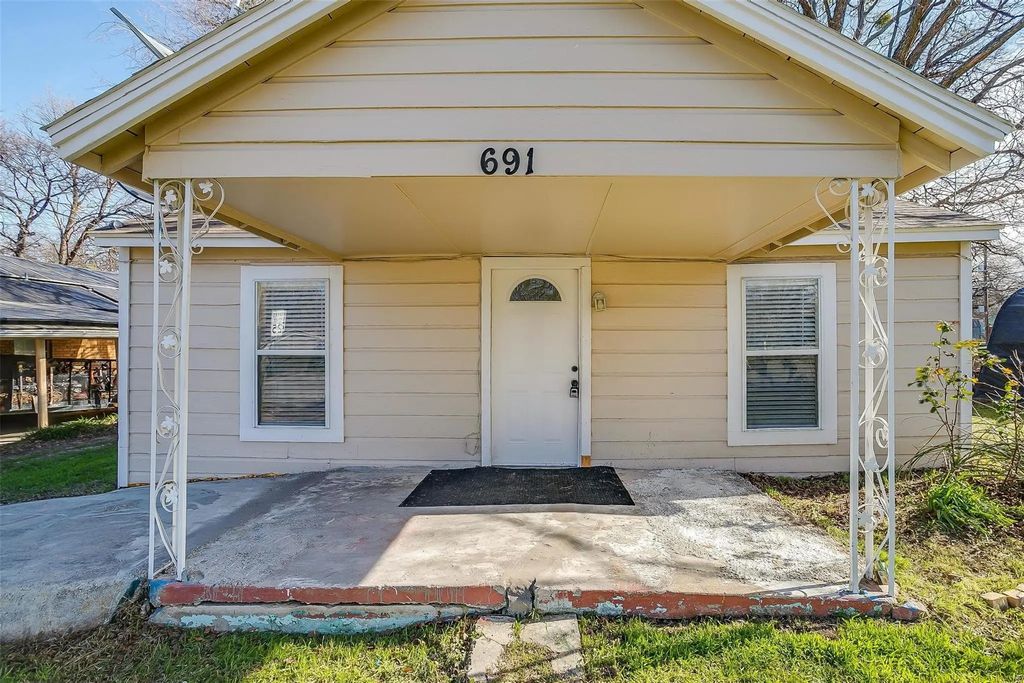 691 Meadow Park Drive, White Settlement