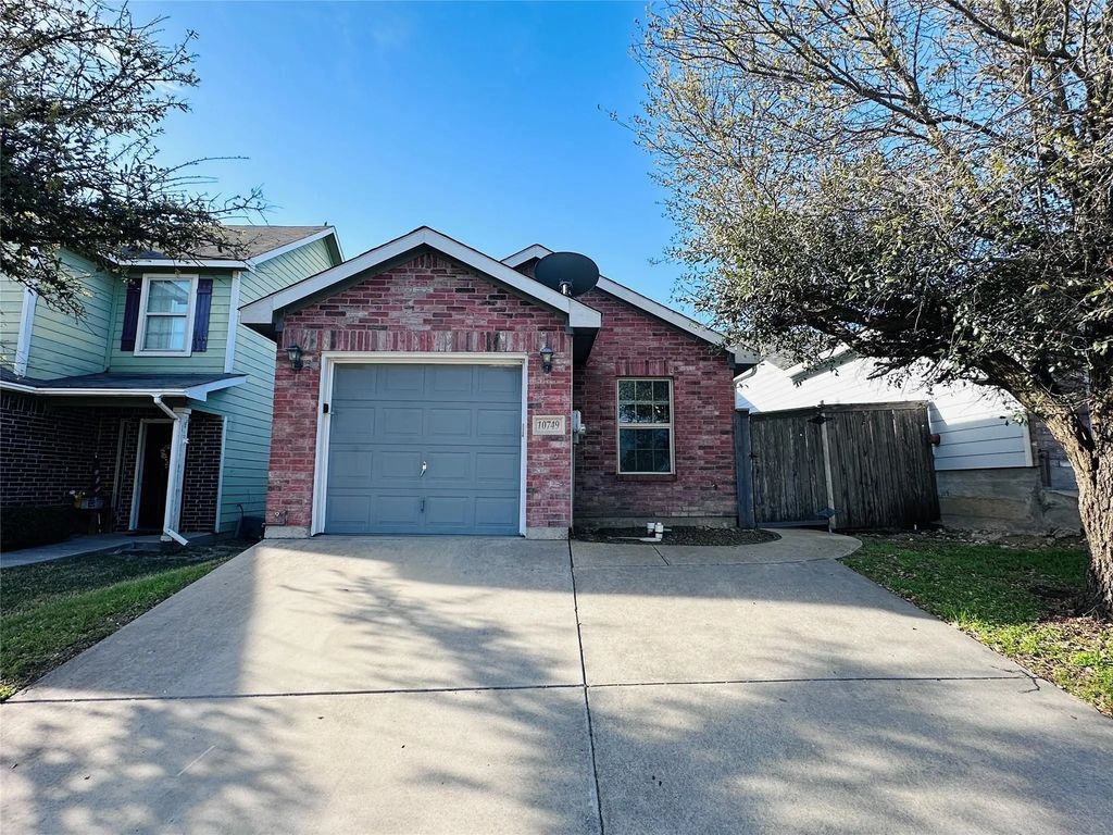 10749 Deauville Drive, Fort Worth