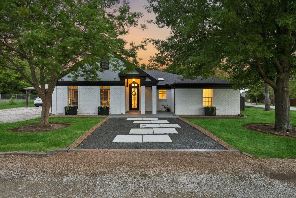 6802 Meadow Road, North Richland Hills