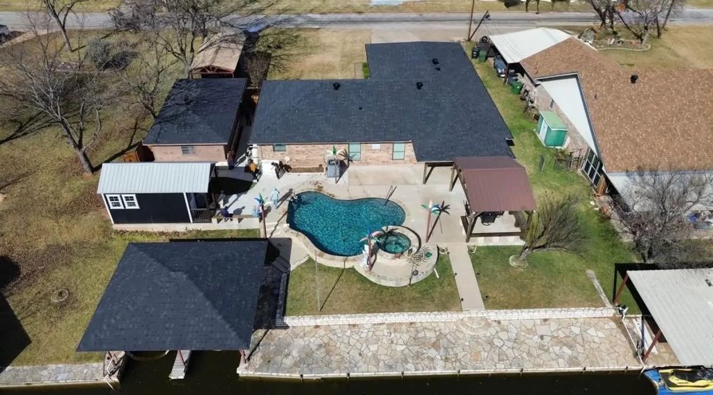 3702 Lake Vista Court, Granbury