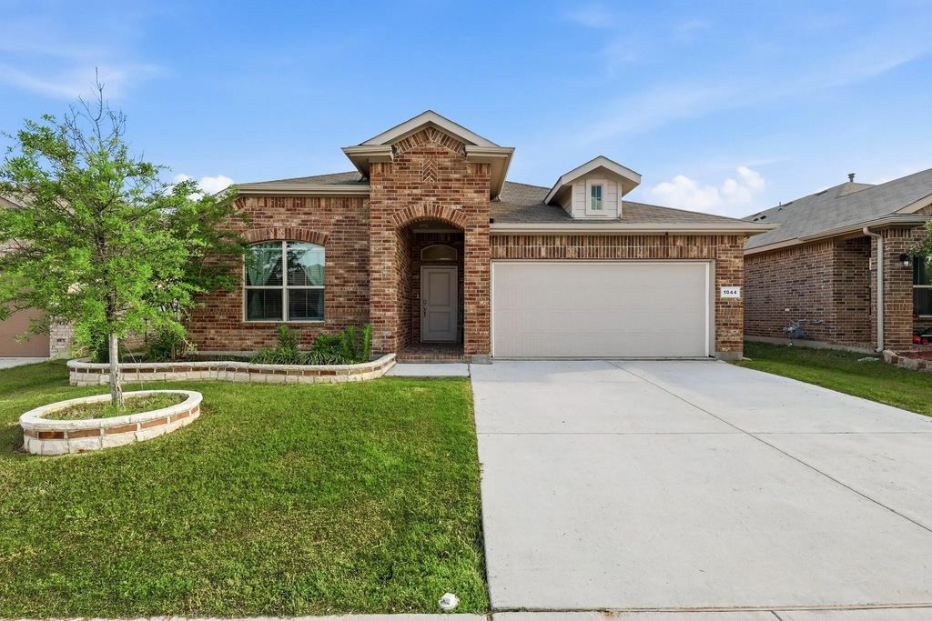 1044 Blackhorse Trail, Fort Worth