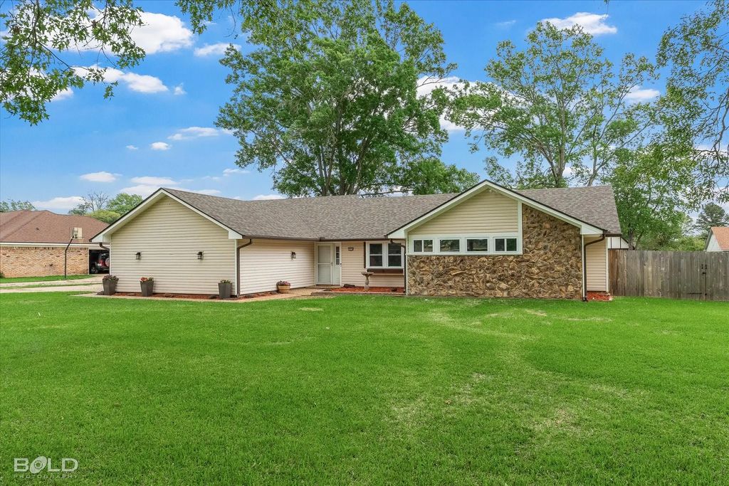 2014 Landau Lane, Bossier City
