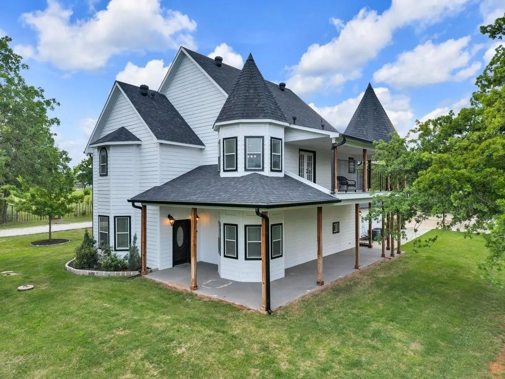 268 Lacy Drive, Lipan