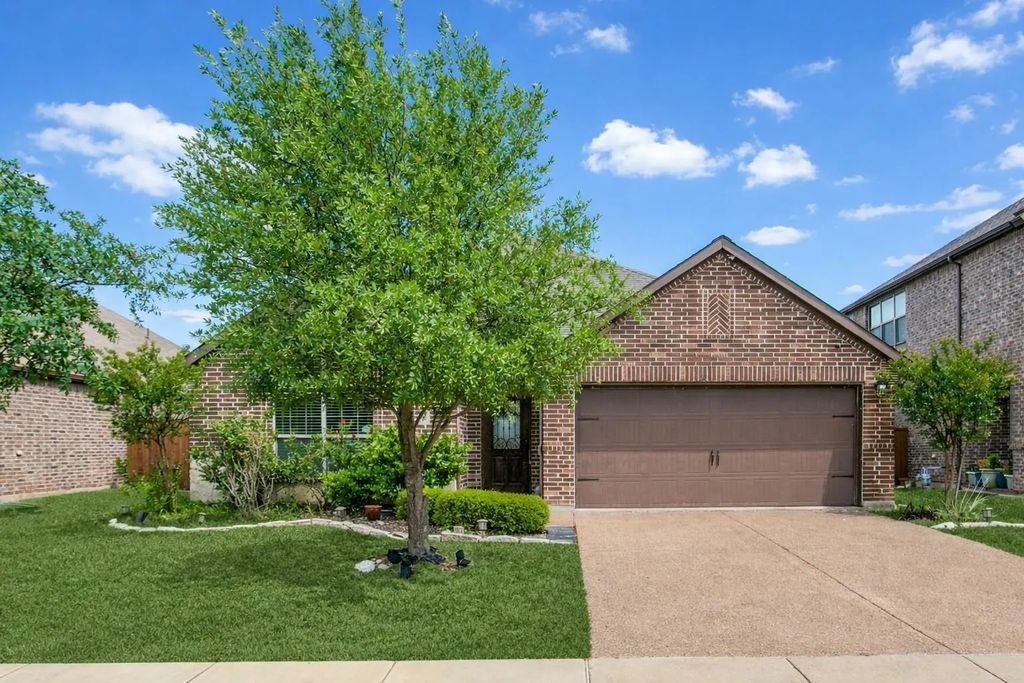 1228 Koto Wood Drive, Royse City