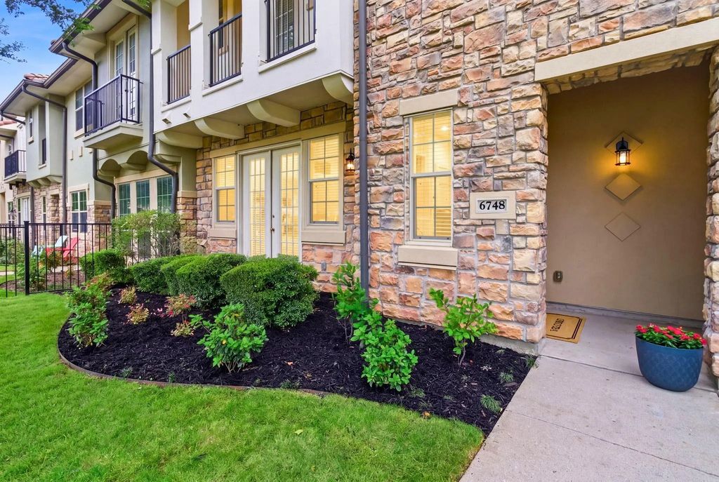 6748 San Roque, Irving