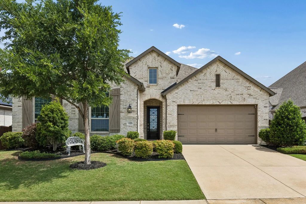 1125 Bridle Path Drive, Aubrey