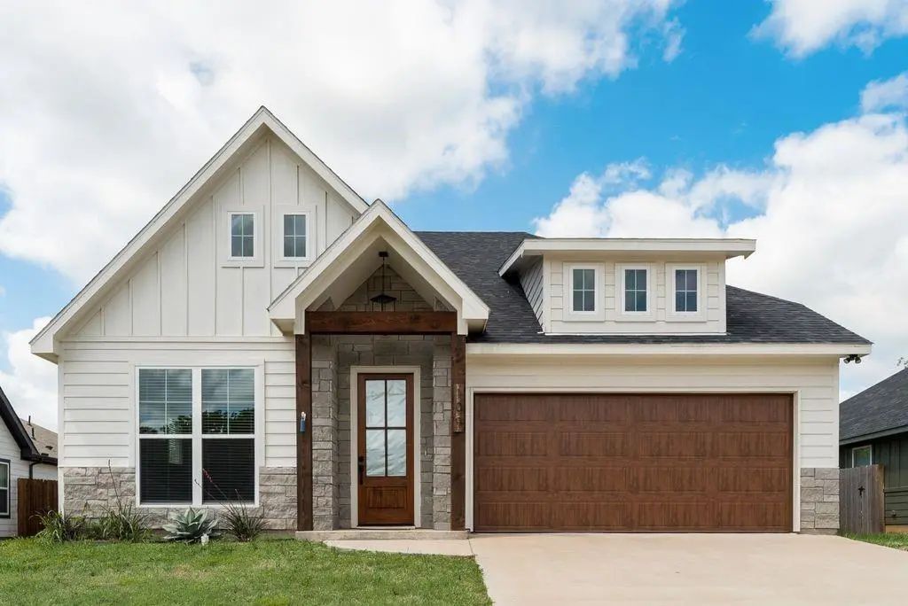 109 Vaughn Meadows Drive, Tom Bean