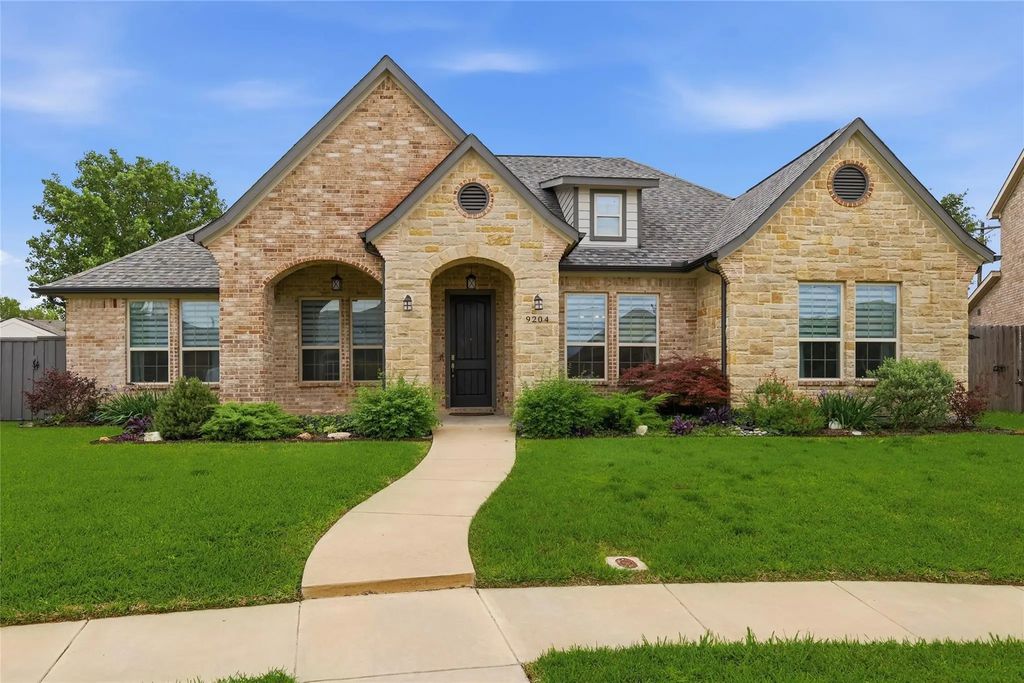 9204 Willard Street, Rowlett