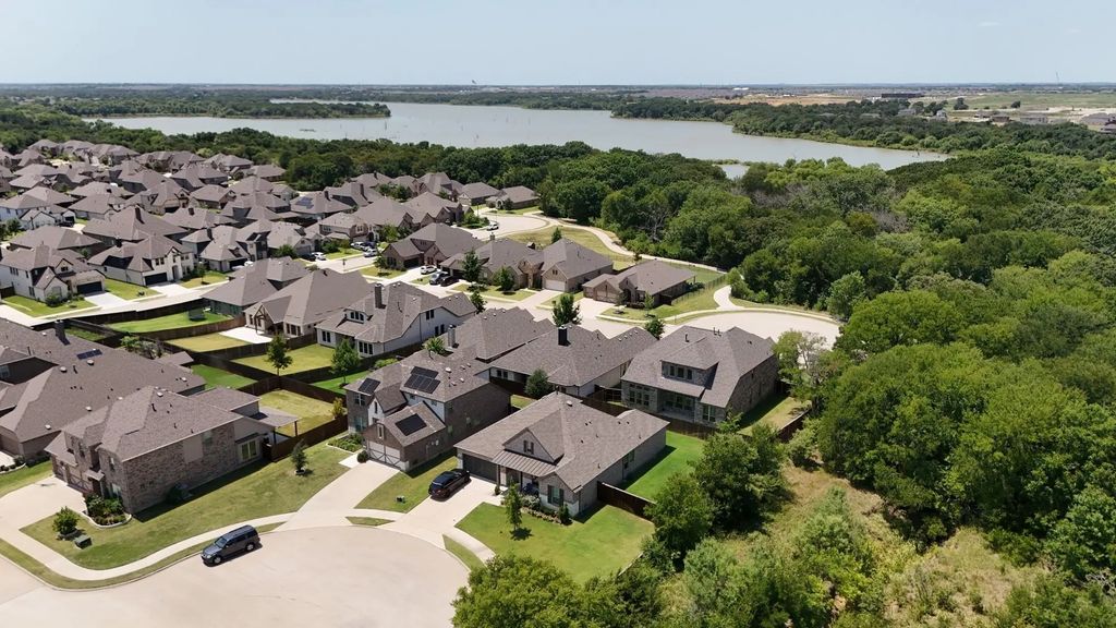 205 Northern Star Court, Little Elm