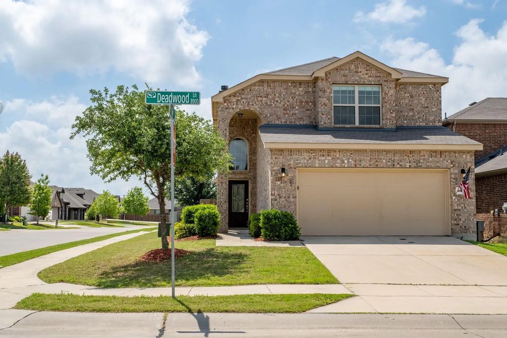 8928 Deadwood Lane, Aubrey