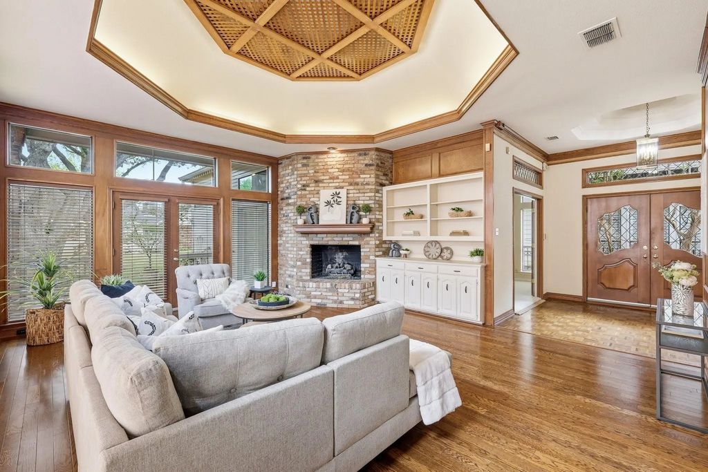 5014 Village Court, Dallas