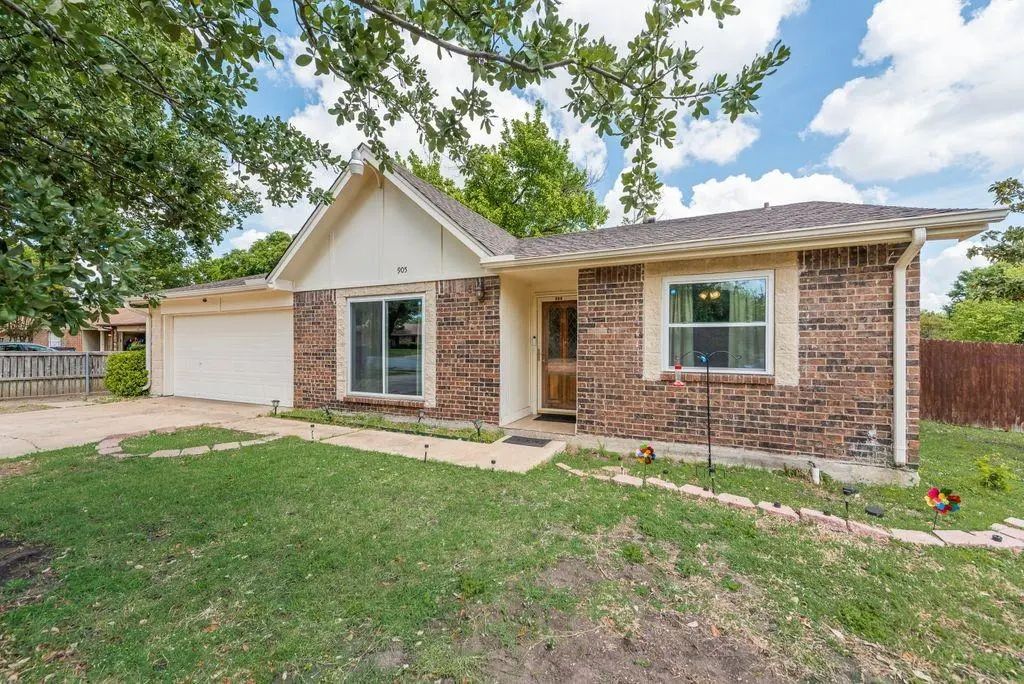 905 Pepperidge Court, Lancaster