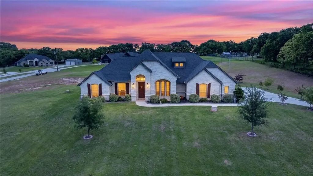 455 Christian Way, Azle