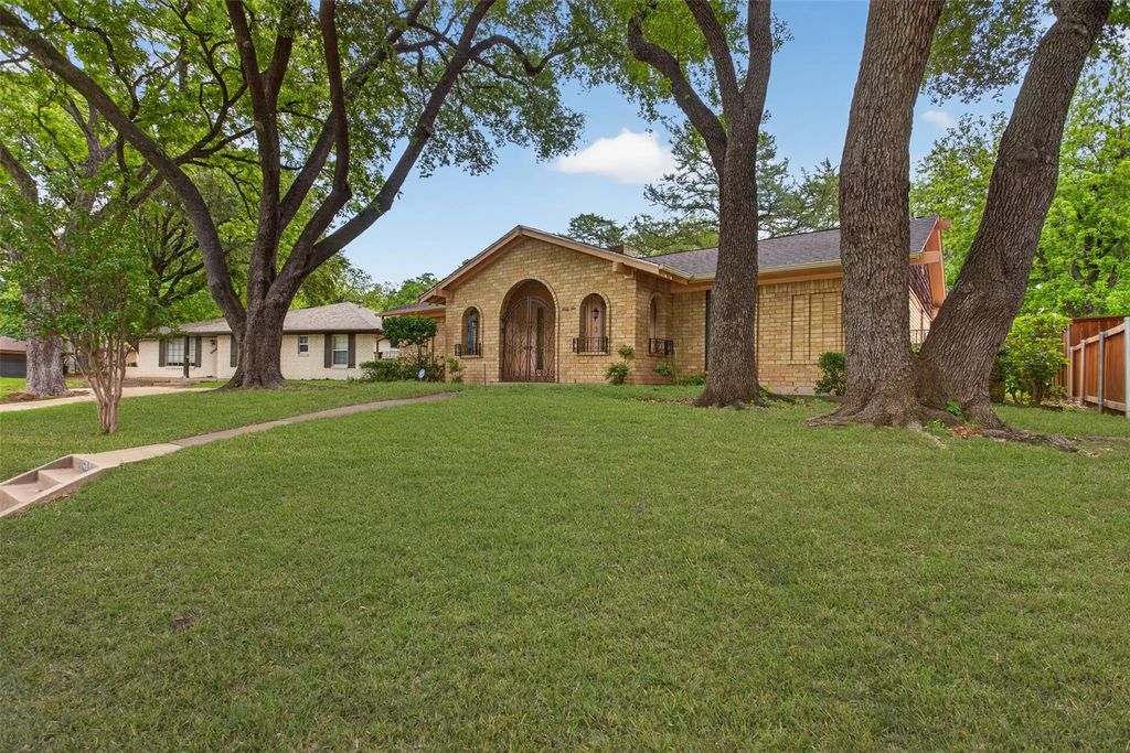 6010 Hunters View Lane, Dallas