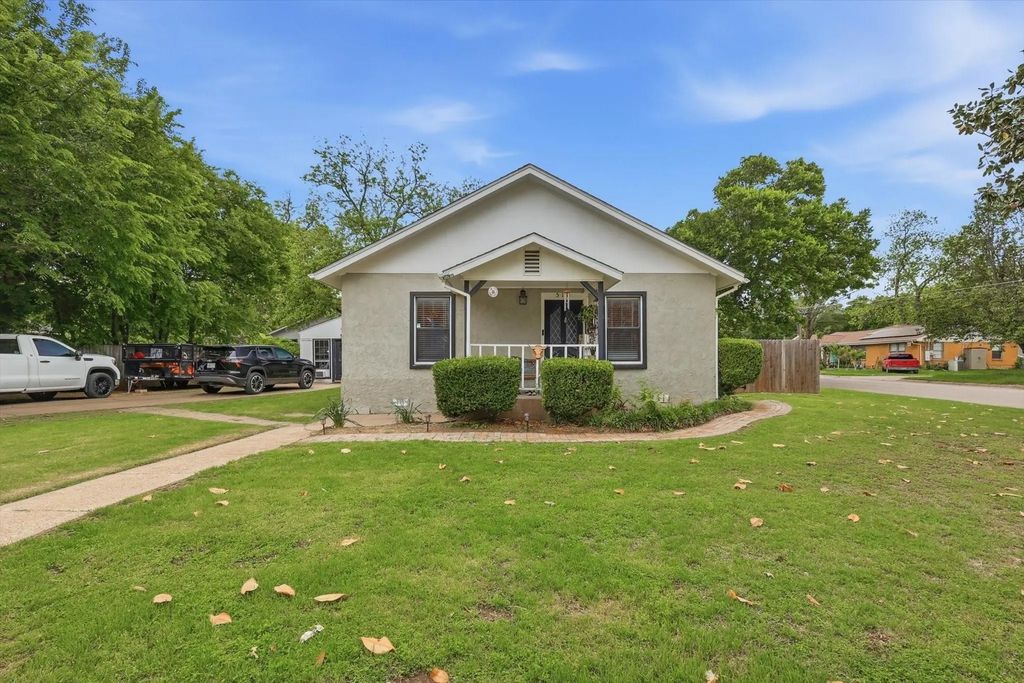 511 N Wood Street, Cleburne