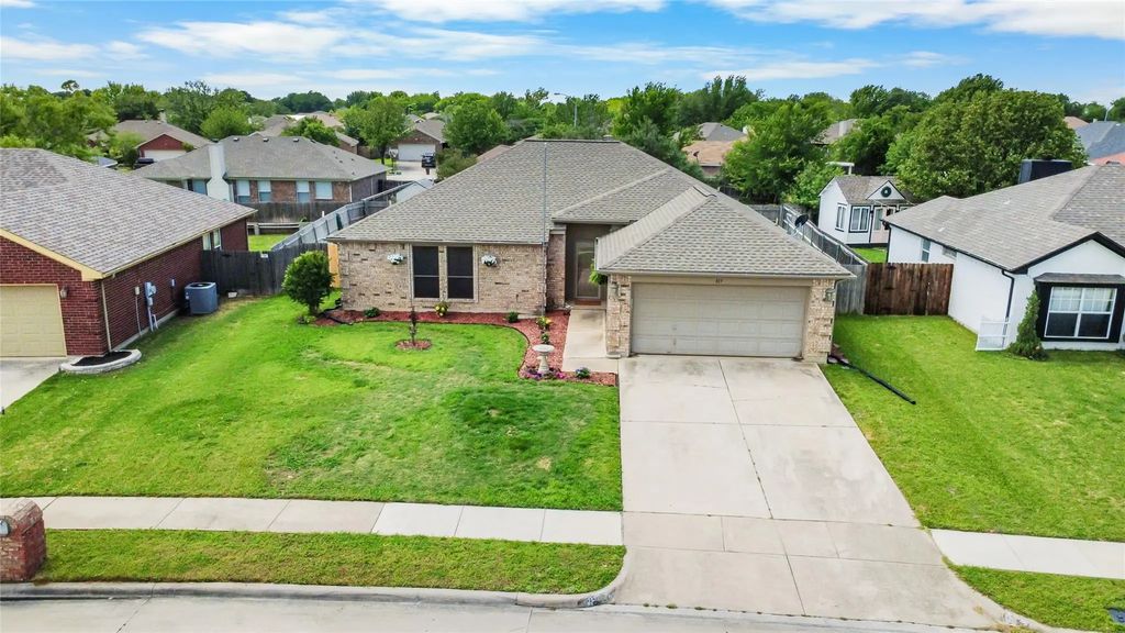 817 Amber Drive, Saginaw