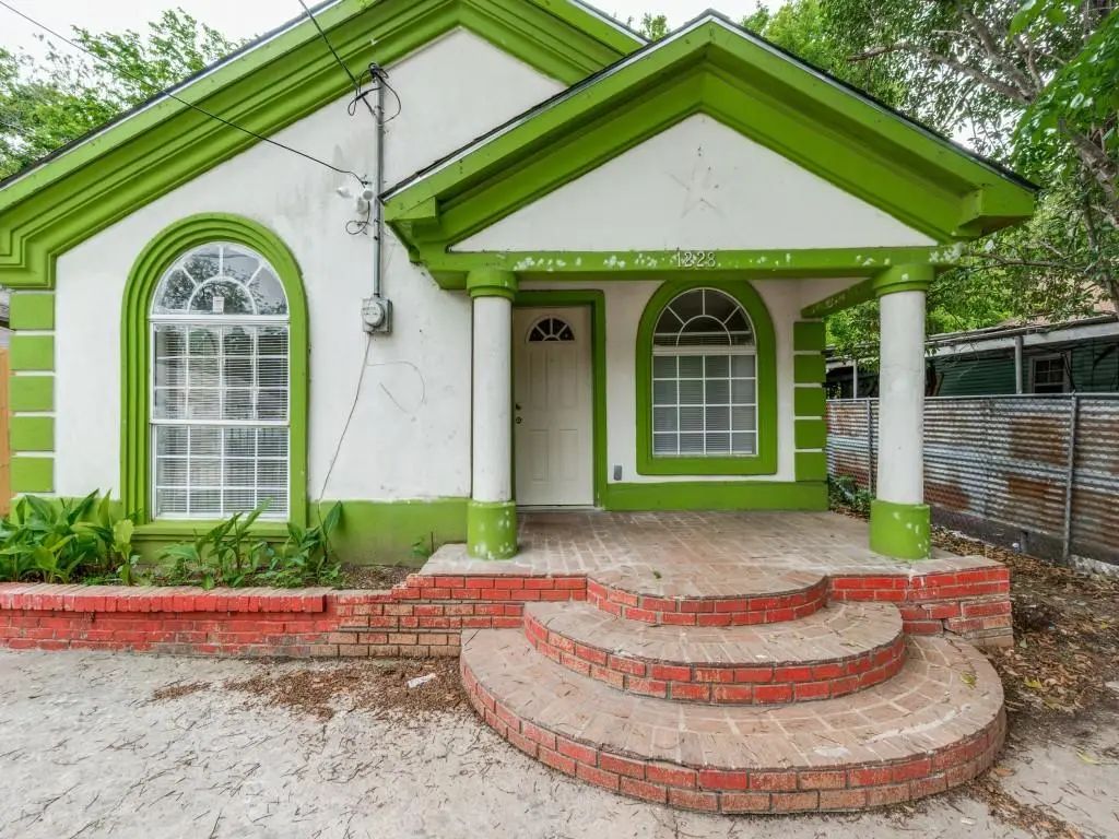 1228 Valley Street, Dallas