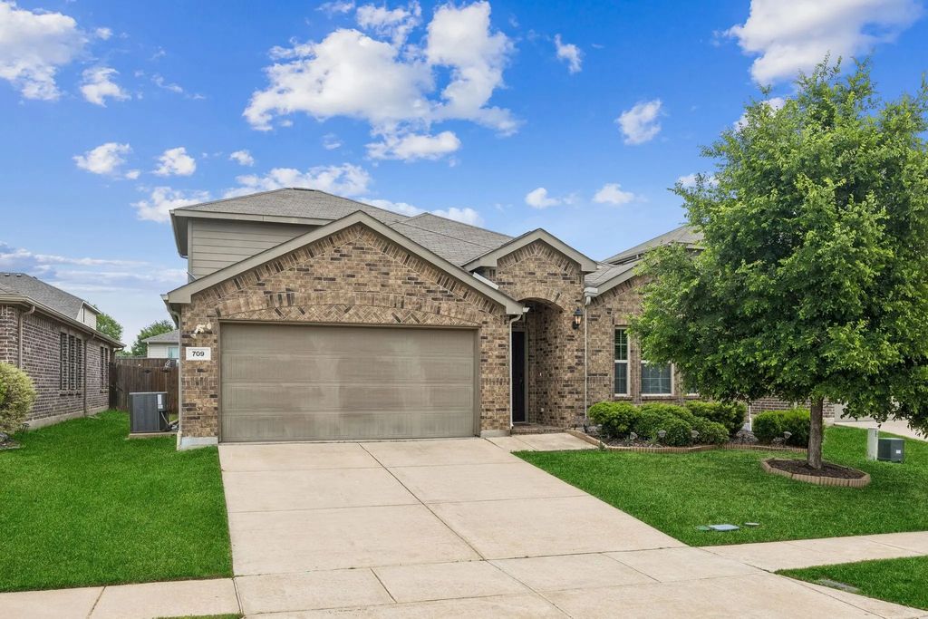 709 Cheyenne Drive, Aubrey