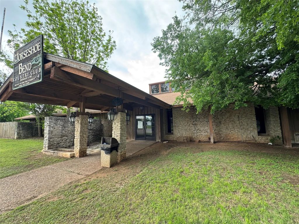 305 Lipan, Weatherford