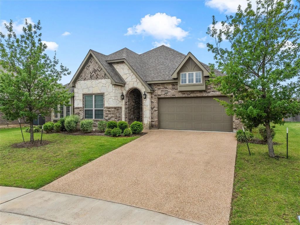 905 Heriot Court, McGregor